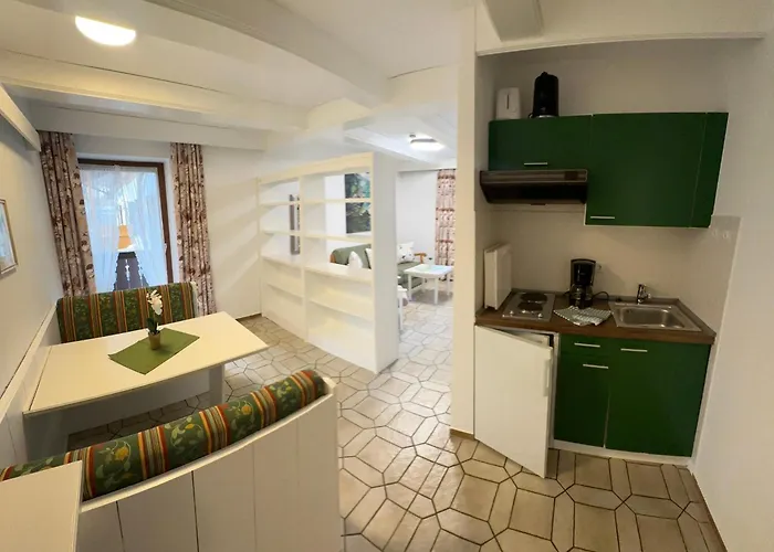 Апартаменты Gaestehaus Deml *