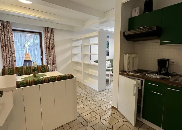 Апартаменты Gaestehaus Deml