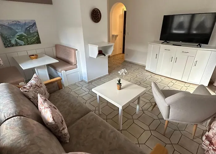 Апартаменты Gaestehaus Deml